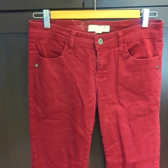 Forever 21 Maroon jeans With Button Detail - Size 26 Like New - Picture 2 of 5